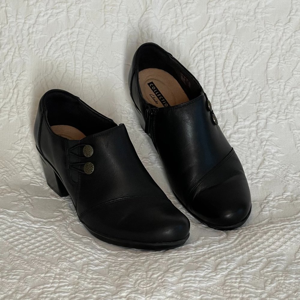 Clarks Ankle Boot Shoes Women's 9M Black Leather Comfort Button Block Heel Zip